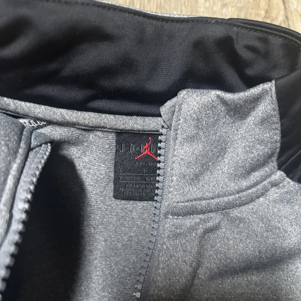 Nike‎ Air Jordan Jumpman Boys Sm 8-10yrs Long Sleeve full Zip Jacket Gray Black